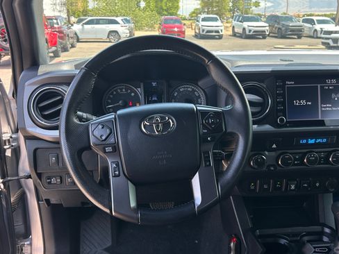 Used 2021 Toyota Tacoma TRD Off-Road w/ Technology Package AWD/4WD image 9