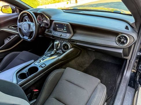 Used 2016 Chevrolet Camaro LT RWD image 11