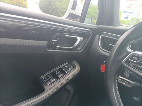 Used 2017 Porsche Macan AWD/4WD image 24