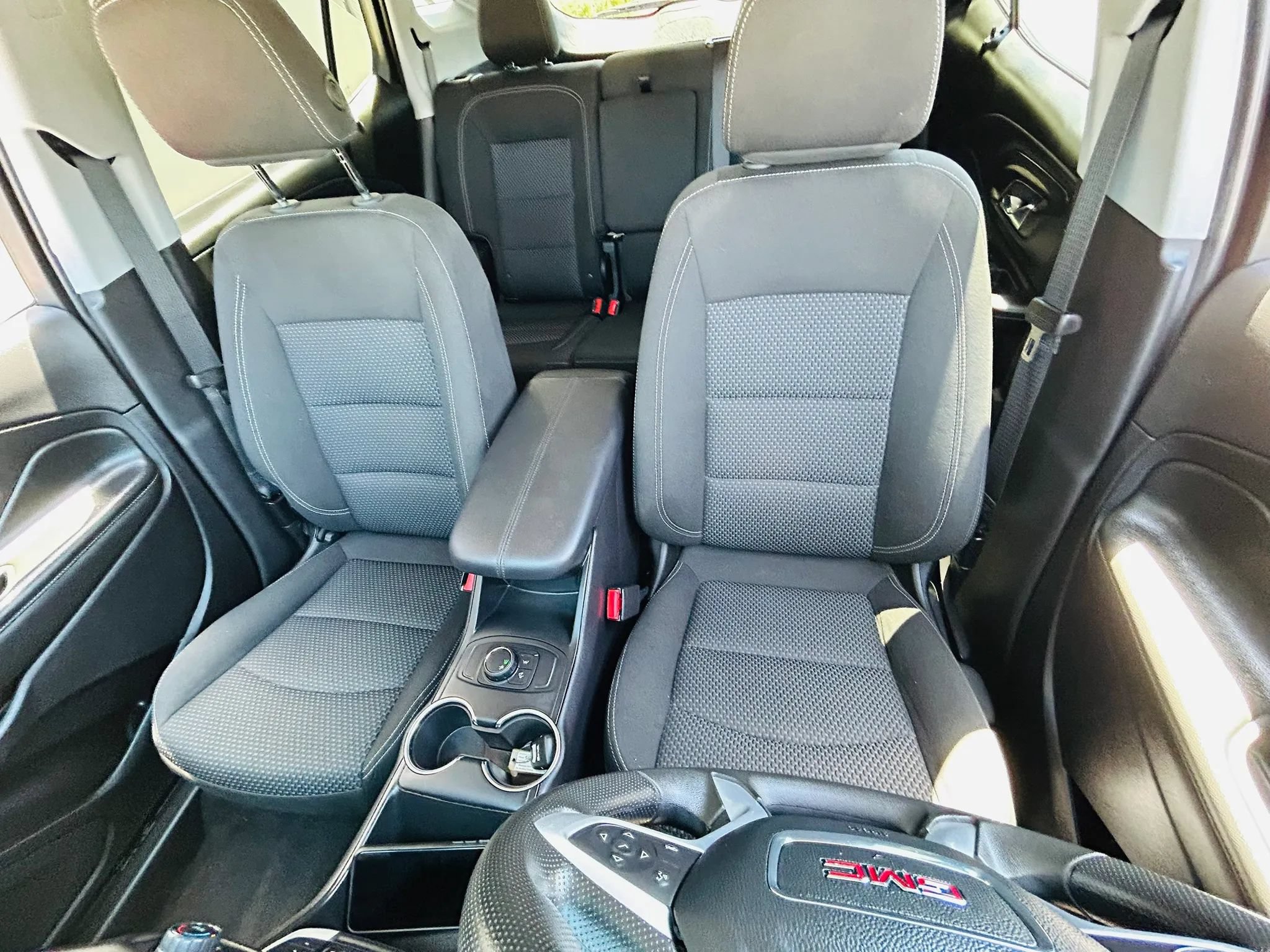 Used 2024 GMC Terrain SLE FWD image 19