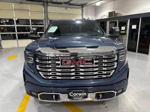 Used 2025 GMC Sierra 1500 Denali w/ Denali Reserve Package AWD/4WD image 3