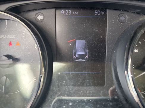 Used 2018 Nissan Rogue SL w/ Premium Package image 18