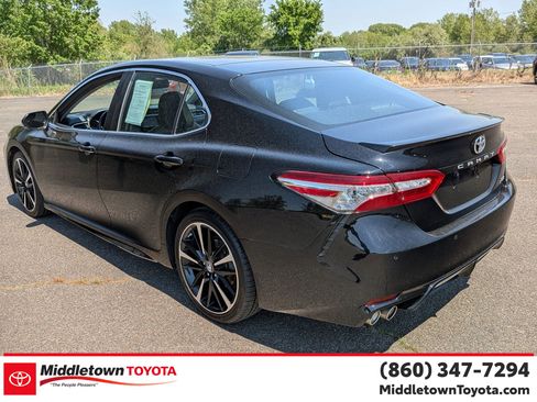 Used 2018 Toyota Camry XSE FWD image 5