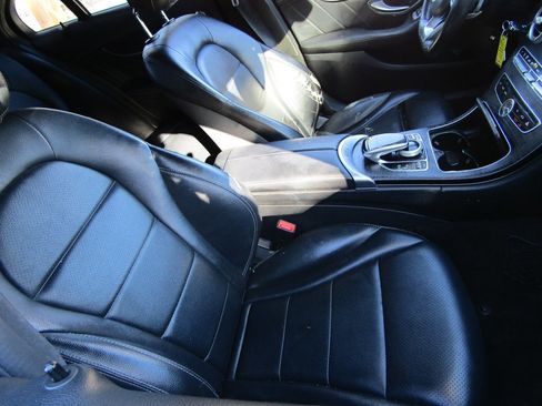 Used 2015 Mercedes-Benz C 400 4MATIC w/ Multimedia Package image 6