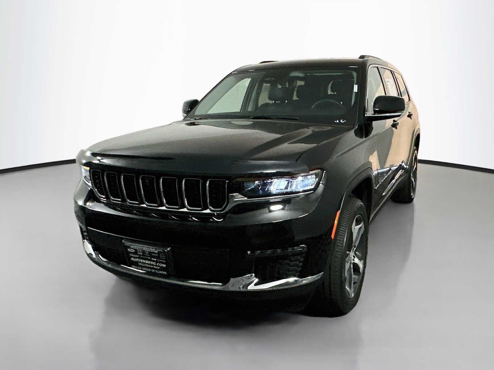 Used 2023 Jeep Grand Cherokee L Limited w/ Luxury Tech Group II AWD/4WD image 3