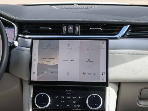 Used 2025 Jaguar F-PACE R-Dynamic S image 23