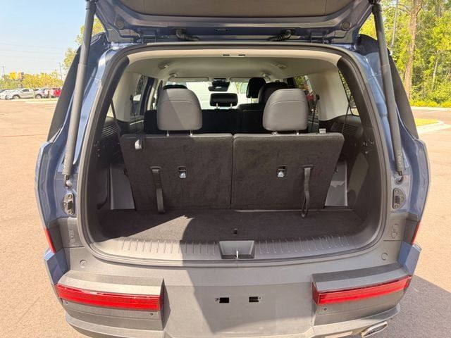Used 2026 Hyundai Santa Fe SEL FWD image 12