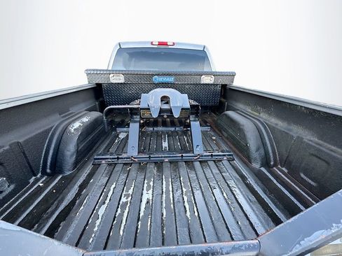 Used 2006 Chevrolet Silverado 2500 LT w/ Heavy-Duty Power Package image 10