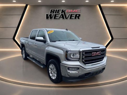 Used 2017 GMC Sierra 1500 SLE w/ SLE Value Package AWD/4WD image 9
