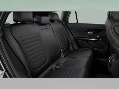 Used 2026 Mercedes-Benz GLC 300 image 43