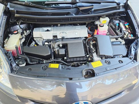Used 2014 Toyota Prius Plug-In Hybrid image 46