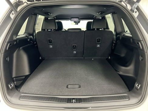 New 2026 Jeep Grand Cherokee Altitude AWD/4WD image 24