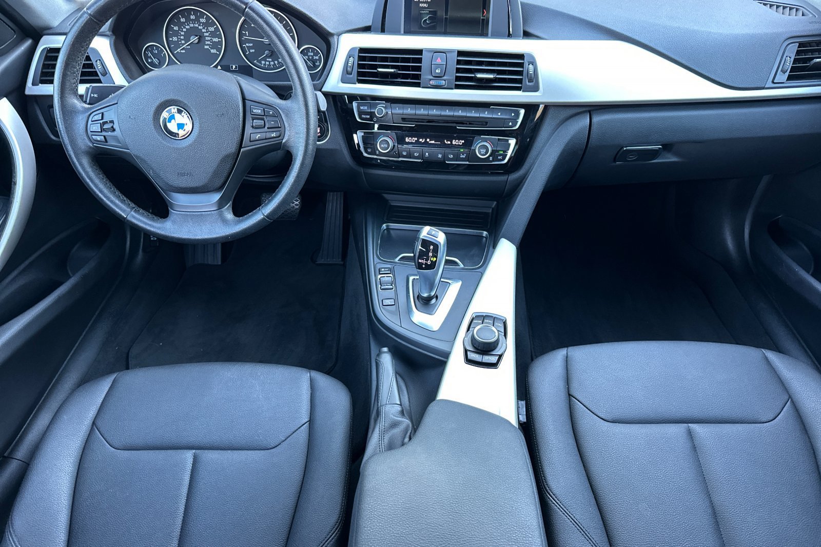 Used 2018 BMW 320i Sedan RWD image 14