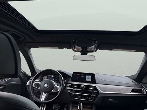 Used 2018 BMW M550i xDrive image 20