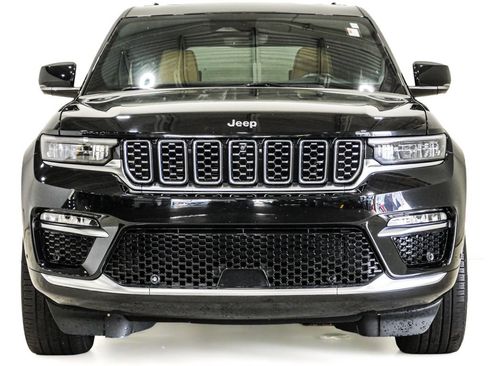 Used 2024 Jeep Grand Cherokee Summit w/ Luxury Tech Group V AWD/4WD image 2