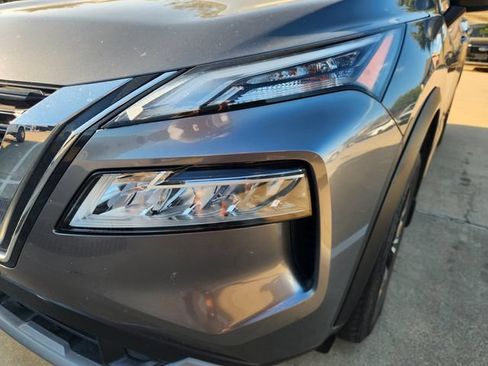 Used 2023 Nissan Rogue SV FWD image 7