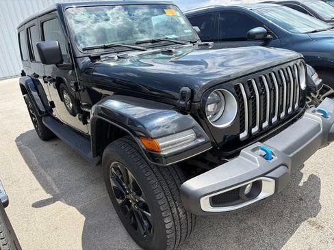Used 2023 Jeep Wrangler Unlimited Sahara AWD/4WD image 2