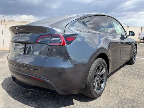 Used 2025 Tesla Model Y Long Range RWD image 6