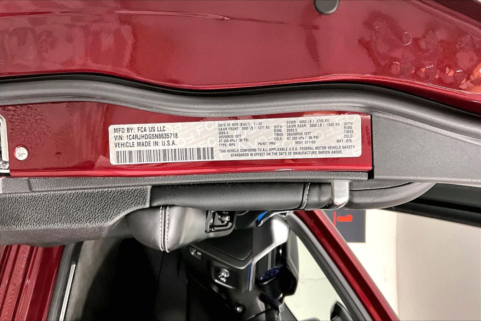 Used 2022 Jeep Grand Cherokee Overland AWD/4WD image 31