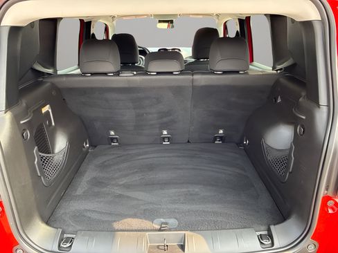 Used 2018 Jeep Renegade Altitude AWD/4WD image 32