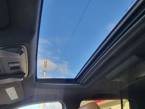 Used 2017 Cadillac Escalade ESV Platinum image 27