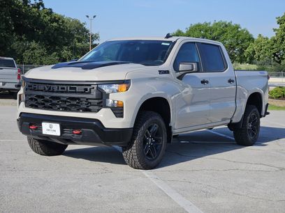 New 2026 Chevrolet Silverado 1500 Custom Trail Boss w/ LPO, Dark Essentials Package