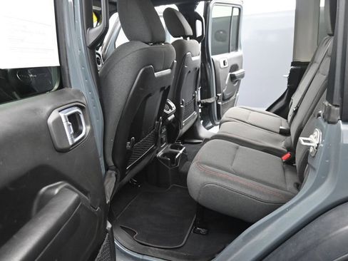 Used 2024 Jeep Wrangler Unlimited Rubicon AWD/4WD image 16