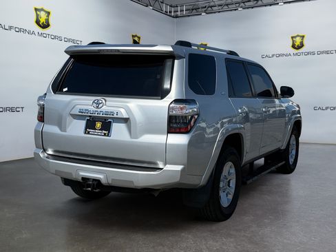 Used 2022 Toyota 4Runner SR5 Premium w/ Moonroof Package RWD image 5