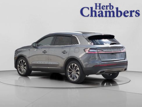 Used 2022 Lincoln Nautilus Reserve AWD/4WD image 3