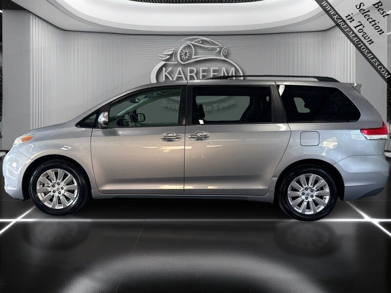 Used 2013 Toyota Sienna Limited w/ Premium Pkg AWD/4WD image 8