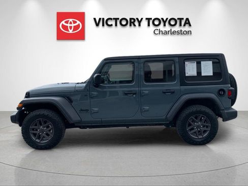 Used 2024 Jeep Wrangler Sport S image 2