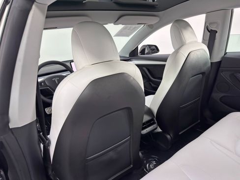 Used 2021 Tesla Model 3 Performance image 31