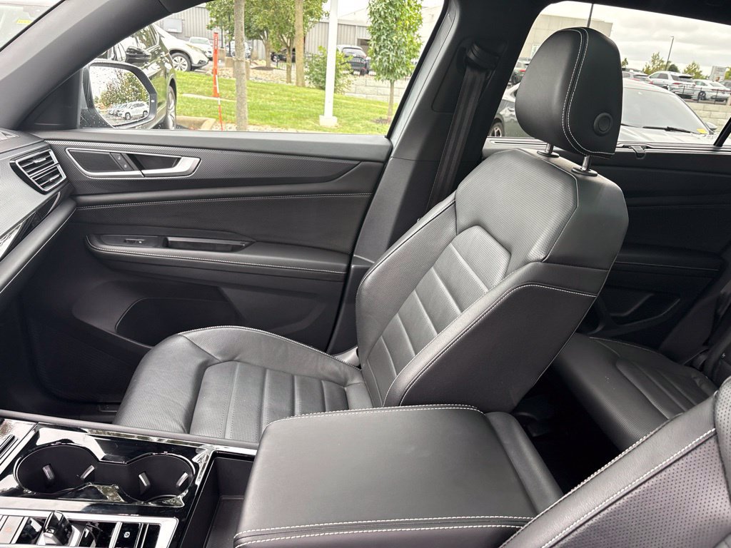 Used 2024 Volkswagen Atlas Cross Sport SEL R-Line AWD/4WD image 24