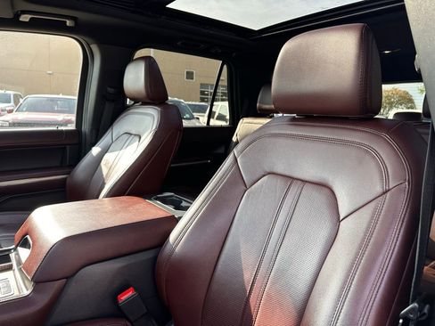 Used 2023 Ford Expedition Limited image 24