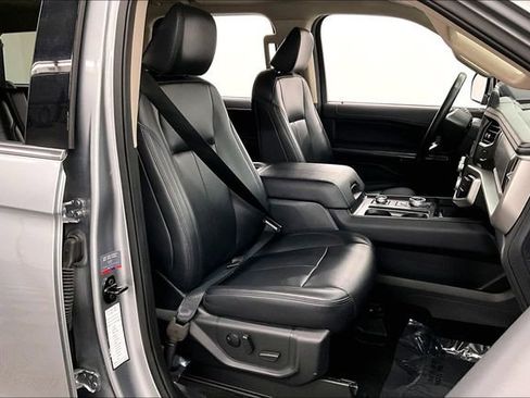 Used 2024 Ford Expedition Max XLT image 8