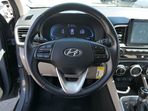 Used 2023 Hyundai Venue SEL FWD image 22
