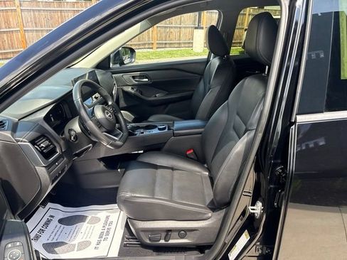 Used 2024 Nissan Rogue SL AWD/4WD image 11