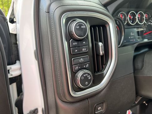 Used 2022 Chevrolet Silverado 1500 LT w/ Work Truck Package AWD/4WD image 28