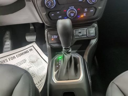 Used 2023 Jeep Renegade Limited AWD/4WD image 18