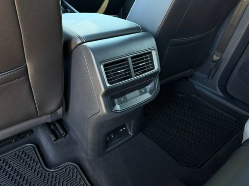 Used 2025 Volkswagen Atlas Cross Sport SEL R-Line AWD/4WD image 27