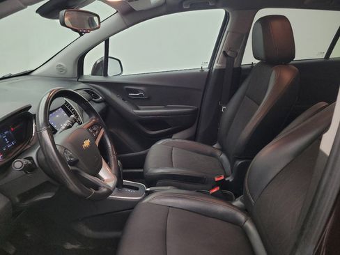 Used 2022 Chevrolet Trax LT w/ Driver Confidence Package AWD/4WD image 17