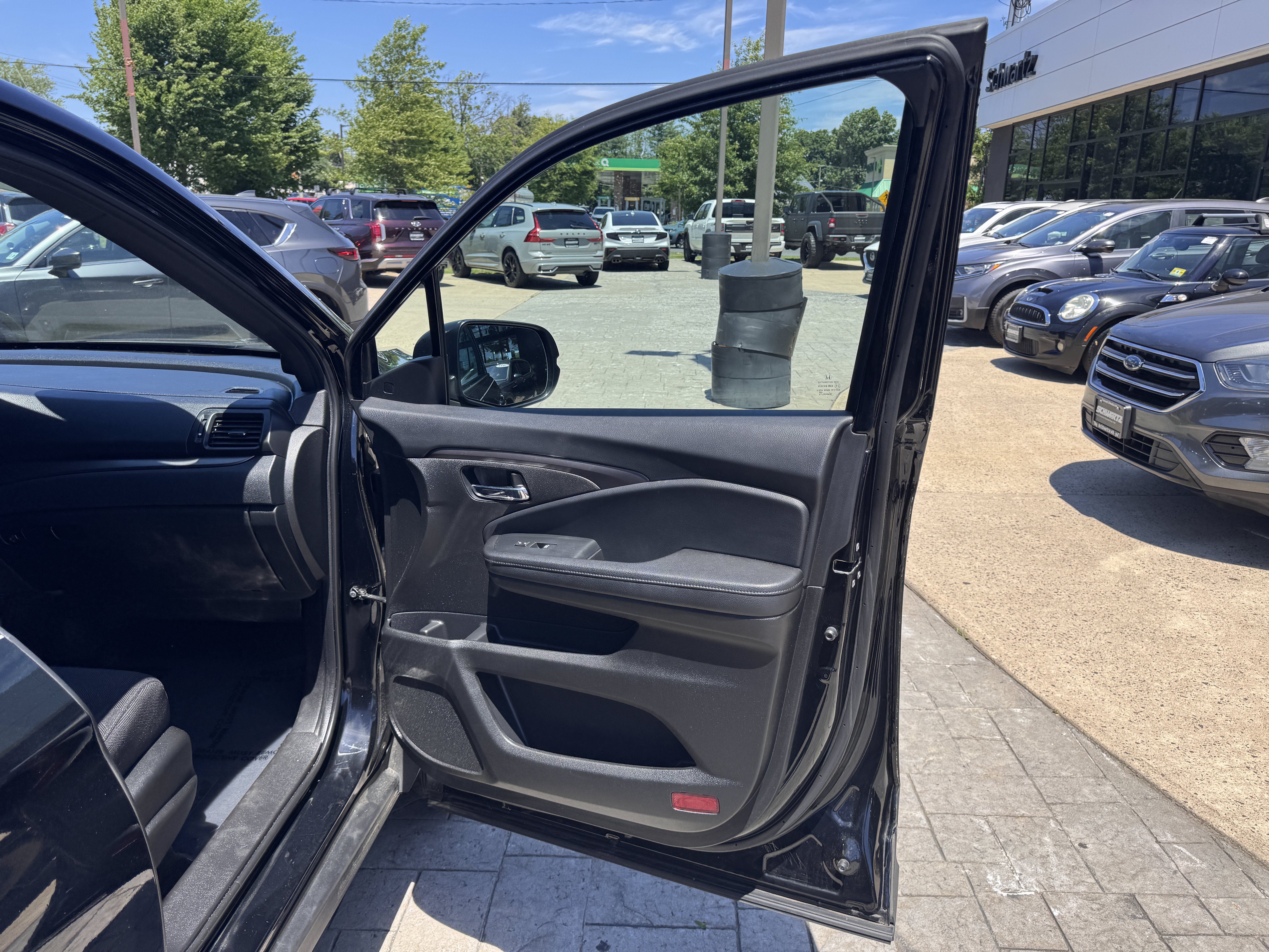 Used 2022 Honda Pilot Sport image 25