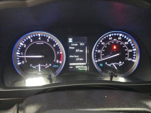 Used 2019 Toyota Highlander Limited FWD image 13