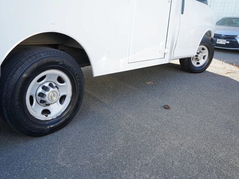 Used 2012 Chevrolet Express 3500 w/ Chrome Appearance Package RWD image 6