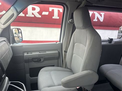 Used 2011 Ford E-350 and Econoline 350 XL w/ Interior Upgrade Pkg image 22