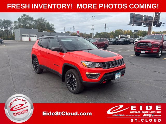 Used 2019 Jeep Compass Trailhawk w/ Leather Interior Group AWD/4WD image 1