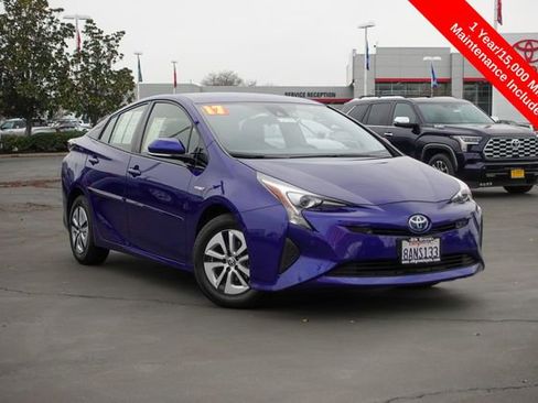 Certified 2017 Toyota Prius Two image 2