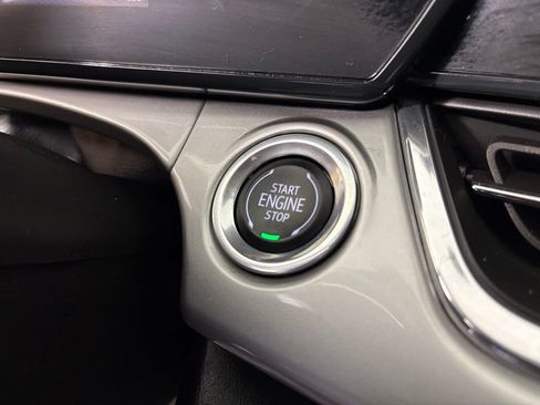 Used 2025 Chevrolet Trax LT FWD image 26