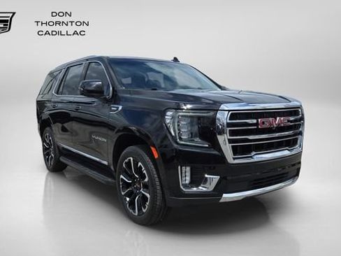 Used 2023 GMC Yukon SLT w/ SLT Premium Package AWD/4WD image 7