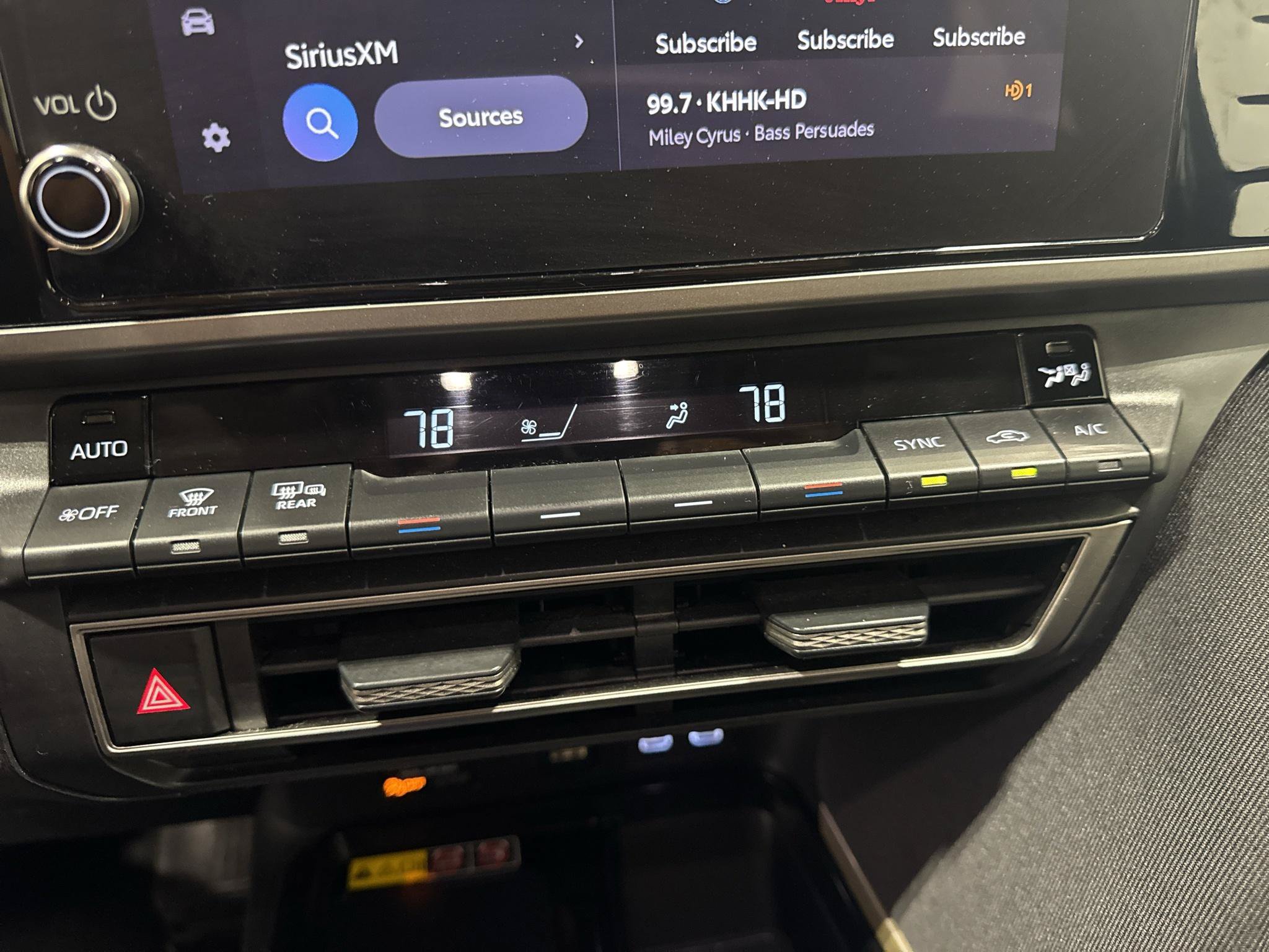 Used 2025 Toyota Camry LE FWD image 8